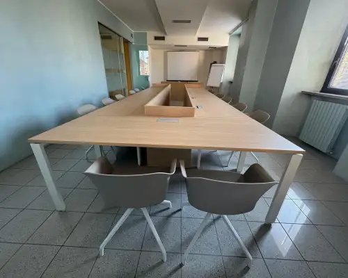 Sala formazione: 14 posti a sedere - Cremona