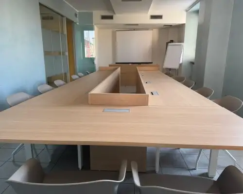 Sala formazione: 14 posti a sedere - Cremona